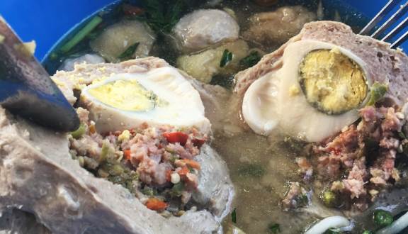 1. Bakso Solo Samrat, 2. Bakso Mercon Pak Roso, 3. Bakso Bintang, 4. Bakso Lapangan Tembak Senayan, 5. Bakso Rusuk Samanhudi