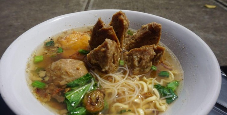1. Bakso Solo Samrat, 2. Nikki Bakso Daging Sapi, 3. Warung Bakso Menot Wonogiri, 4. Mie Ayam Bakso Yunus, 5. Bakso Gondrong