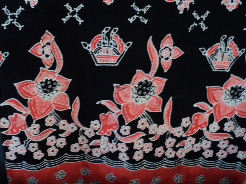 1. Batik Jambi, 2. Kaos Khas, 3. Gelang Sebelik Sumpah, 4. Produk Anyaman, 5. Kerajinan Logam, 6. Kaos Temphoyac, 7. Jakoz Jambi, 8. Ukiran Rumah Adat, 9. Miniatur Landmark, 10. Kerajinan Ketilon