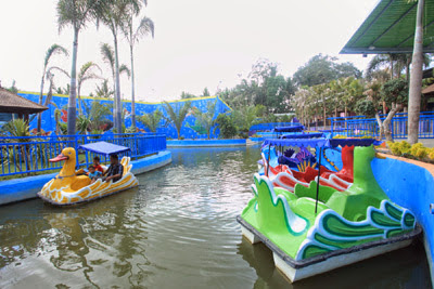 1. Kolam Renang Kimo, 2. Niagara Waterpak, 3. Dira Waterpak, 4. Kebon Agung, 5. Patemon Jember, 6. Happy Fun 2, 7. Taman Botani, 8. Rembangan Jember