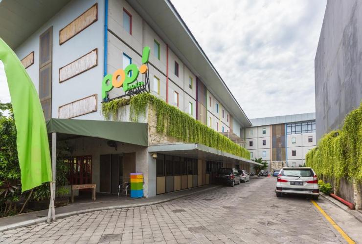 1. Sandat Hotel Legian, 2. Berry Biz Hotel, 3. Kiki Residen Bali, 4. The Grey Boutique Inn, 5. Sayang Beach Lodging, 6. POP Hotel Legian Dewi Sri, 7. Vilarisi Hotel, 8. Restu Bali Hotel, 9. Amaris Hotel Dewi Sri, 10. Palloma Hotel Kuta, 11. Duo Legian Hotel, 12. Cassa Dasa Legian, 13. Airy Legian Sriwijaya Kuta, 14. The Spot Legian, 15. Neo Kuta Jelantik