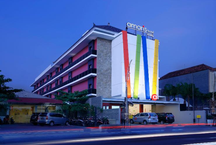 1. Sandat Hotel Legian, 2. Berry Biz Hotel, 3. Kiki Residen Bali, 4. The Grey Boutique Inn, 5. Sayang Beach Lodging, 6. POP Hotel Legian Dewi Sri, 7. Vilarisi Hotel, 8. Restu Bali Hotel, 9. Amaris Hotel Dewi Sri, 10. Palloma Hotel Kuta, 11. Duo Legian Hotel, 12. Cassa Dasa Legian, 13. Airy Legian Sriwijaya Kuta, 14. The Spot Legian, 15. Neo Kuta Jelantik