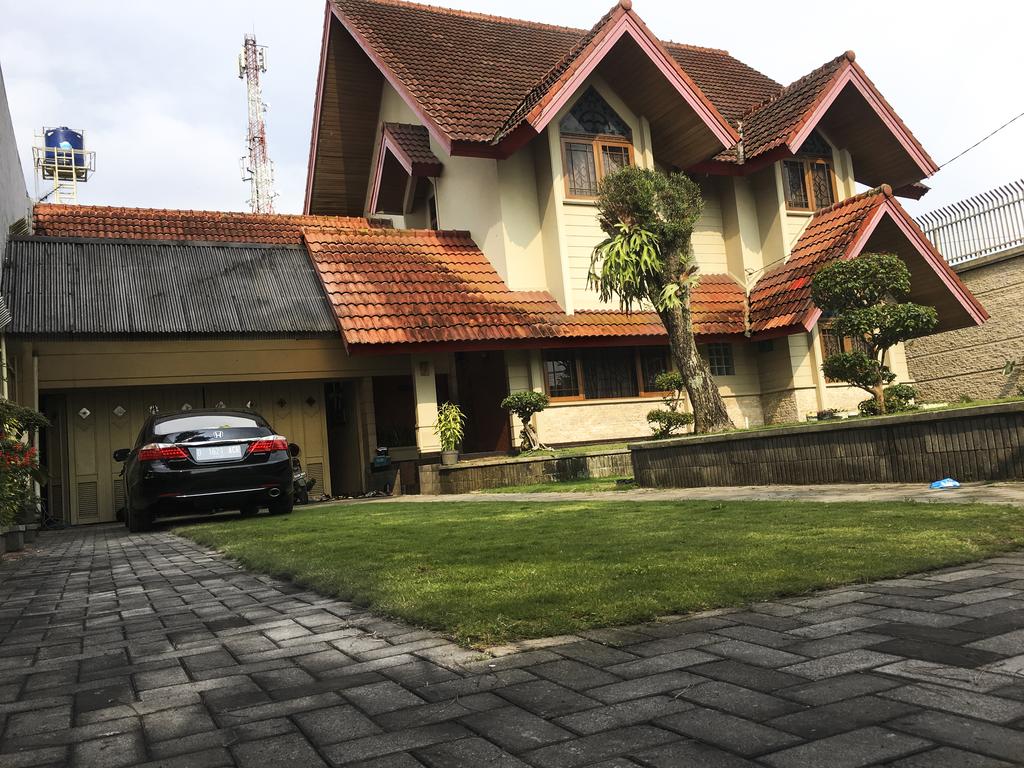 1. Mau Jadi Nomer Satu? Pasang Iklan Klik Disini, 2. Cikole Village Home Garden, 3. Barn Villa, 4. Roxo The Highland, 5. Bata Merah, 6. Villa 121, 7. Nuansa Alam, 8. Sadulur 2, 9. Manoko Ville, 10. Villa Baverly, 11. Dalil Putra, 12. Villa Sadulur, 13. Rumah Kayu, 14. Villa Rosvita, 15. Alessandra Villa
