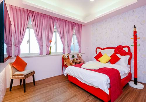 1. Makassar Breeze Place Residence, 2. La Reso Homestay, 3. Discovery Homestay, 4. Rumah Landee Homestay, 5. Matura Homestay Syariah, 6. Makassart Homestay & Coffee, 7. Homestay 471, 8. Blue Sea Homestay, 9. Almira Homestay, 10. Buddies Homestay