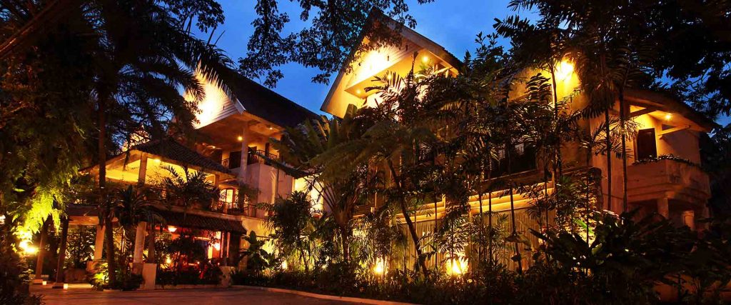 1. Jambuluwuk Batu Resort, 2. Villa Mulyono, 3. Paddy City Resort, 4. Hotel Tugu Malang, 5. Hotel 101 Malang OJ, 6. Ubud Hotel and Villas Malang, 7. The Singhasari Hotel, 8. Hotel Kampung Lumbung