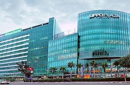 1. Medan Mall, 2. Lippo Plaza, 3. Center Point Mall, 4. Plaza Medan Fair, 5. Sun Plaza, 6. Grand Palladium, 7. Camridge City Square, 8. Focal Point, 9. Manhattan Time Square, 10. Ringroad City Walks