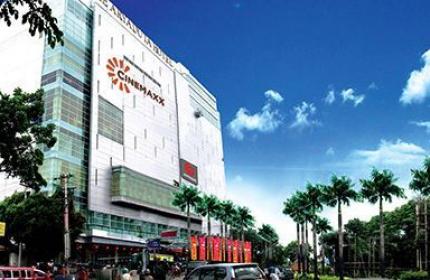 1. Medan Mall, 2. Lippo Plaza, 3. Center Point Mall, 4. Plaza Medan Fair, 5. Sun Plaza, 6. Grand Palladium, 7. Camridge City Square, 8. Focal Point, 9. Manhattan Time Square, 10. Ringroad City Walks