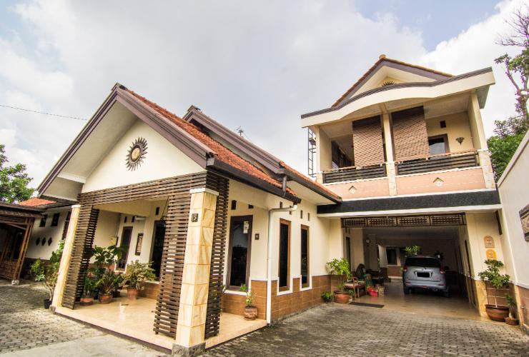 1. Mau Jadi Nomer Satu? Pasang Iklan Klik Disini, 2. View Hills, 3. Holigrin, 4. Homestay Semarang, 5. Arya Graha, 6. Topkapi, 7. Ndeso, 8. Amelia Guest House, 9. Safira Fountain, 10. Ganesha, 11. Pandawa Guest House, 12. Rumah Watulawang Family House, 13. Merdeka, 14. Kahf, 15. Ideal Home, 16. Adalia, 17. Semeru