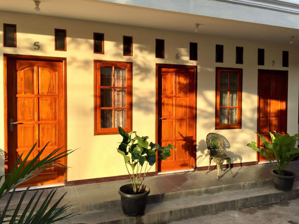 1. Villa Aquin, 2. The Edelweiss, 3. Grand Laguna, 4. Villa Pakpuh, 5. Villa Masikama, 6. Villa Maharani 1, 7. Ndalem Rahayu Homestay, 8. Omah Begalon, 9. Villa Wahyu Utomo, 10. Villa Wahyu Abadi, 11. Cozy Villa