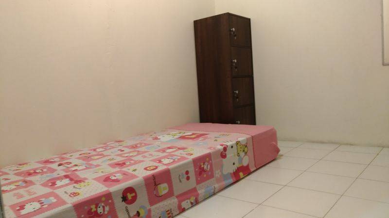 1. Kost Dliko Indah Sidorejo Salatiga, 2. Homestay Isti Tipe D Sidomukti Salatiga, 3. Kost Mentari Tipe C Sidorejo Salatiga, 4. Kost Pondok hardjo Sidomukti Salatga, 5. Kost Gandu Argomulyo Salatiga, 6. Kost Tiga Tingkir Salatiga, 7. Kost Putri Kalisombo Sidorejo (Tidak Menerima Harian)
