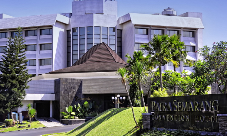 1. Patra Jasa Semarang Convention Hotel, 2. Oak Tree Emerald Hotel Semarang, 3. Balemong Resort, 4. Star Hotel Semarang, 5. Amanda Hills Bandungan, 6. Hotel Chanti, 7. Gumaya Tower Hotel