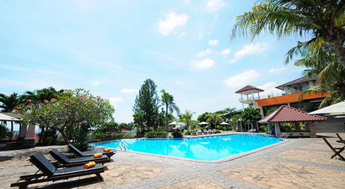 1. Patra Jasa Semarang Convention Hotel, 2. Oak Tree Emerald Hotel Semarang, 3. Balemong Resort, 4. Star Hotel Semarang, 5. Amanda Hills Bandungan, 6. Hotel Chanti, 7. Gumaya Tower Hotel