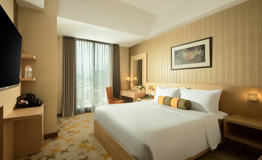1. Patra Jasa Semarang Convention Hotel, 2. Oak Tree Emerald Hotel Semarang, 3. Balemong Resort, 4. Star Hotel Semarang, 5. Amanda Hills Bandungan, 6. Hotel Chanti, 7. Gumaya Tower Hotel