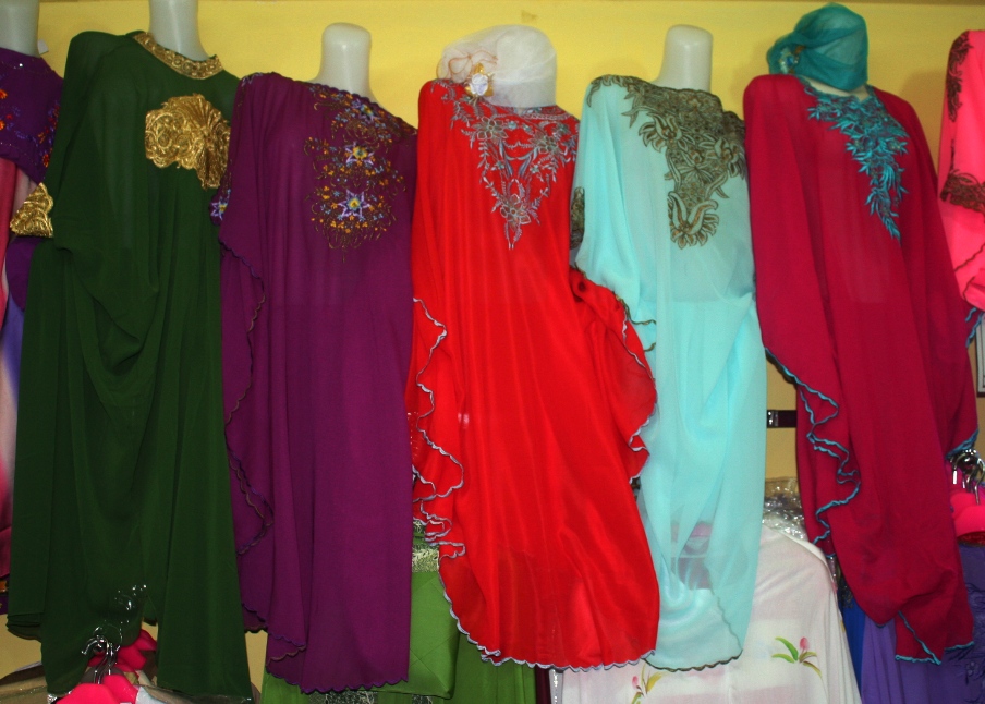 1. Mukena Kerancang, 2. Kain Songket, 3. Saluang, 4. Kerajinan Ukiran Kayu, 5. Kerajinan Ukiran Perak, 6. Serunai, 7. Pernak-Pernik Nuansa Minang, 8. Kain Sulam Karancang, 9. Pakaian Tradisional, 10. Pakaian Muslim