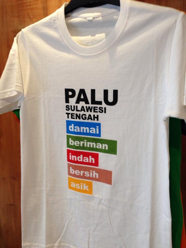 1. Kain Asal Palu, 2. Sarung Donggala, 3. Kerajinan Kayu Hitam, 4. Baju Khas Palu, 5. Bingga/ Tonda, 6. Kaos Khas Palu, 9. Ompa atau tikar, 10. Berbagai Miniatur