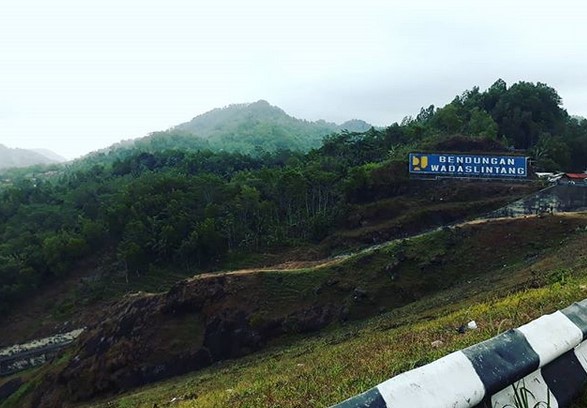 Lokasi Waduk Wadaslintang, Rute Jalan Menuju Lokasi, Keunikan Waduk Wadaslintang, Sejarah Waduk Wadaslintang, Misteri Waduk Wadaslintang, Waduk Wadaslintang Jadi Lokasi Favori Para Pemancing, Harga Tiket Mausk Waduk Wadaslintang, Keindahan Waduk Wadaslintang