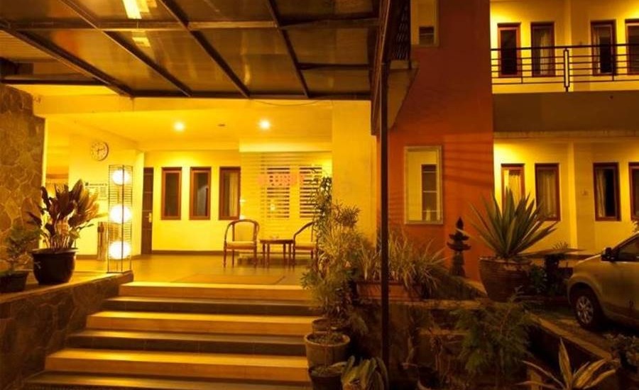 1. Nava Hotel, 2. Hotel Bintang, 3. Indah Palace, 4. Grand Bintang, 5. Jawa Dwipa Heritage, 6. Ipienk Resort, 7. Bukit Sekipan