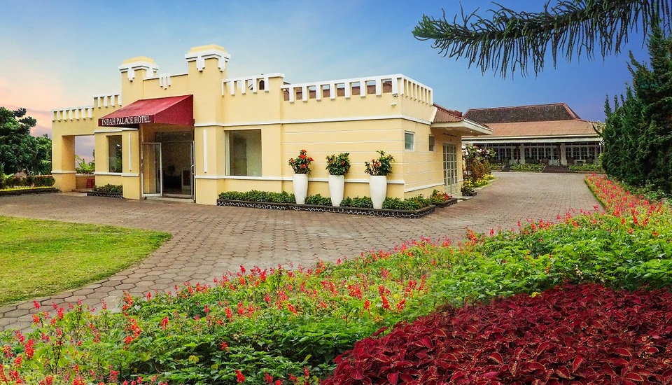 1. Nava Hotel, 2. Hotel Bintang, 3. Indah Palace, 4. Grand Bintang, 5. Jawa Dwipa Heritage, 6. Ipienk Resort, 7. Bukit Sekipan