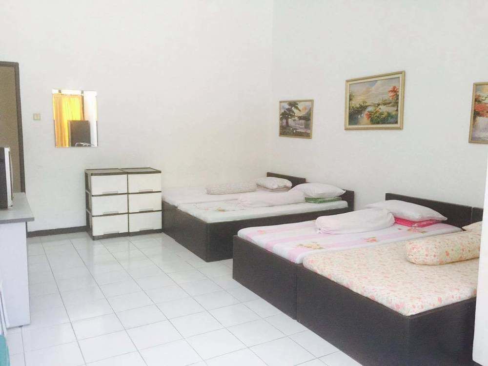 1. Sinar Ekspress Villa, 2. Villa Blok D1 Trawas, 3. Villa Rusa, 4. Villa Andreas, 5. Villa Gardena, 6. Villa Bu Dollah Trawas
