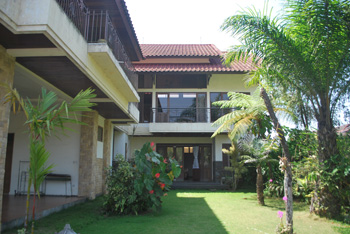 1. Sinar Ekspress Villa, 2. Villa Blok D1 Trawas, 3. Villa Rusa, 4. Villa Andreas, 5. Villa Gardena, 6. Villa Bu Dollah Trawas