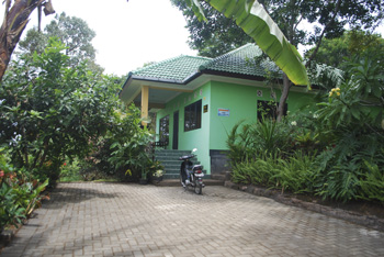 1. Sinar Ekspress Villa, 2. Villa Blok D1 Trawas, 3. Villa Rusa, 4. Villa Andreas, 5. Villa Gardena, 6. Villa Bu Dollah Trawas