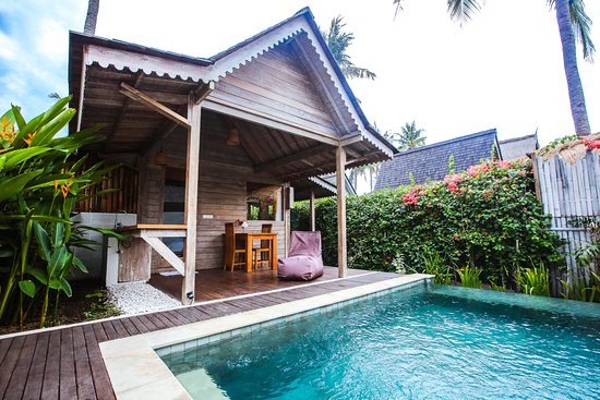 1. Camilla Resort, 2. Dolcemare Resort, 3. Kaluku Gili Resort, 4. Manta Dive Gili Trawangan Resort, 5. Marygio Resort, 6. Sadev Resort, 7. Gili Air Santuary Villa &amp; Resort, 8. Sunset Palms Resort, 9. Holiday Resort Lombok, 10. Vamana Resort