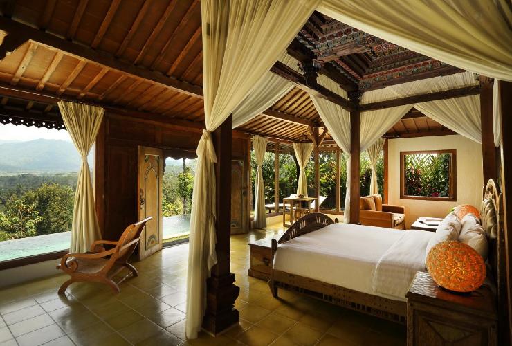 1. Plataran Borobudur, 2. Amanjiwo Resort, 3. Sevilla Resort, 4. Villa Borobudur Resort, 5. Villa Grand Artos