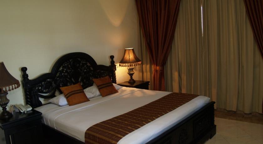 1. Kanaka Giana, 2. Wisma Jampea, 3. Makassar Guest House, 4. Valentino Boutique, 5. Wisma Banda, 6. Beril Nur Hotel, 7. Rumah Landee Homestay, 8. Jaya Homestay, 9. Airy Rooms, 10. BTP Homestay, 11. Salshabila House, 12. Wisma Tamalanrea UNHAS, 13. Favehotel, 14. Wisma Sentosa, 15. Buddies Homestay