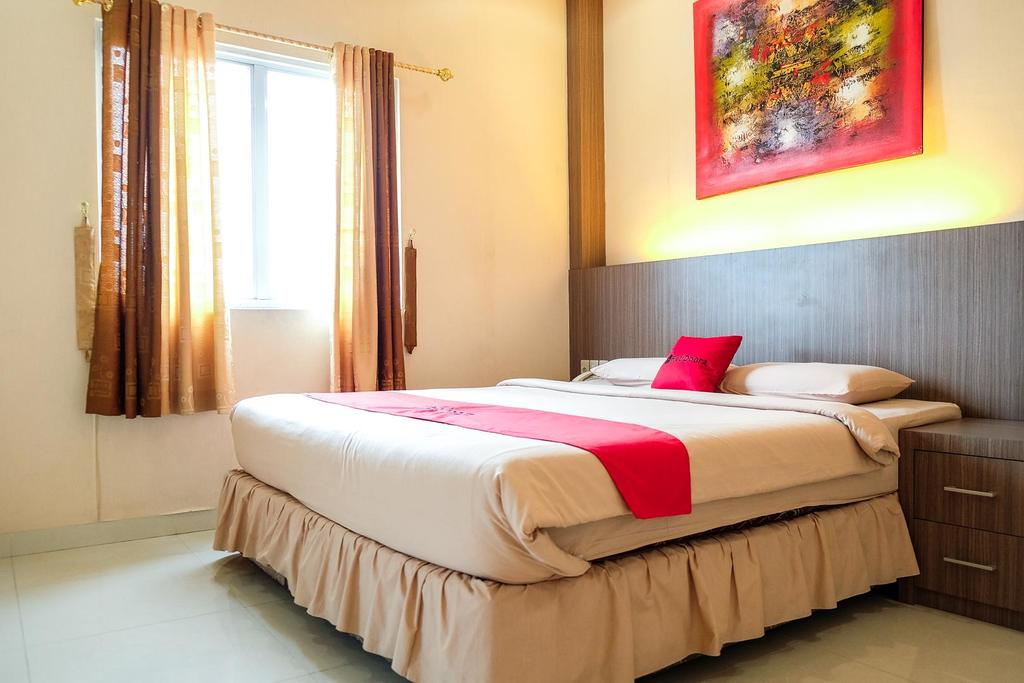 1. Holiday Hotel, 2. RedDoorz Plus near Living World Pekanbaru, 3. RedDoorz Plus near Pekanbaru Mall, 4. RedDoorz Plus @ Jalan Dr Sutomo Pekanbaru, 5. RedDoorz Plus near Pasar Wisata Pekanbaru, 6. Sabrina Hotel Sisingamangaraja, 7. Sabrina 45 Hotel, 8. Airy Wonorejo Tuanku Tambusai Komplek Paninsula C3 Pekanbaru, 9. Marcopolo Homestay Pekanbaru, 10. Airy Kota Tinggi Gatot Subroto 2 Pekanbaru, 11. Sabrina Peninsula Hotel, 12. Airy Syariah Suka Mulia Sarwo Edhie Pekanbaru, 13. Airy Wonorejo Ruko Lancang Kuning Nangka Pekanbaru, 14. Airy Sumahilang Sisingamangaraja 10 Pekanbaru, 15. Trenz Hotel