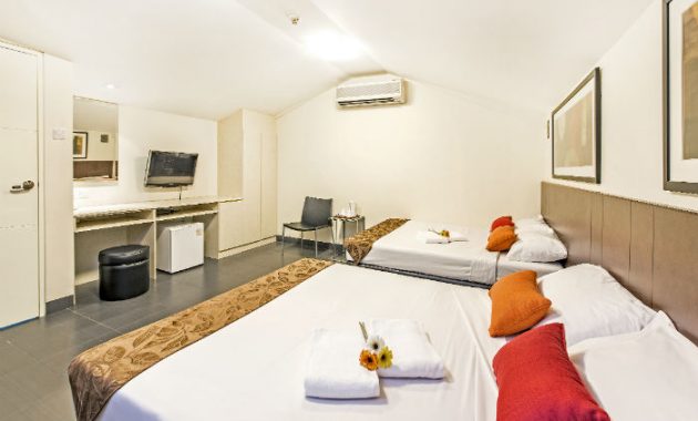1. Coziee Lodge, 2. Mori Hostel, 3. Summer Tavern, 4. YMCA International, 5. Attic Airways, 6. Zen Rooms Jinshan, 7. Apartemen Lucky Plaza, 8. York Hotel, 9. Hotel 81 Selegie, 10. Moni Gallery, 11. Traveller @SG, 12. The Mitraa Hostel, 13. Prince OF Wales, 14. Backpacker’s Inn, 15. Society Backpacker Hotel