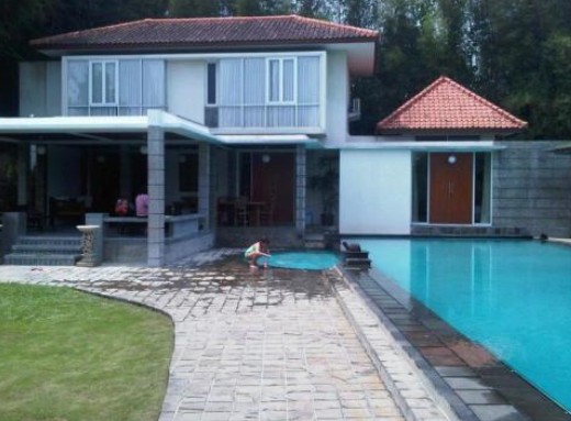 1. Mom’s Villa, 2. Cozy Rancamaya, 3. Villa Amadin, 4. R Hotel & Villa