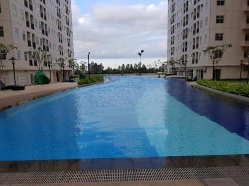 1. Kost CMC, 2. RedDoorz Taman Menteng, 3. Siti Hotel, 4. Ayodhya Residence, 5. Mandala Hotel, 6. Wisma Dahlia, 7. Wisma Melati, 8. Tirta Mansion Lippo Karawaci, 9. Airy Eco Cipondoh, 10. Winter Residence, 11. Istana Nelayan, 12. Hotel Transit FM3, 13. Poris 88, 14. Kost Ibu Emah, 15. Tanjung Pasir Resort