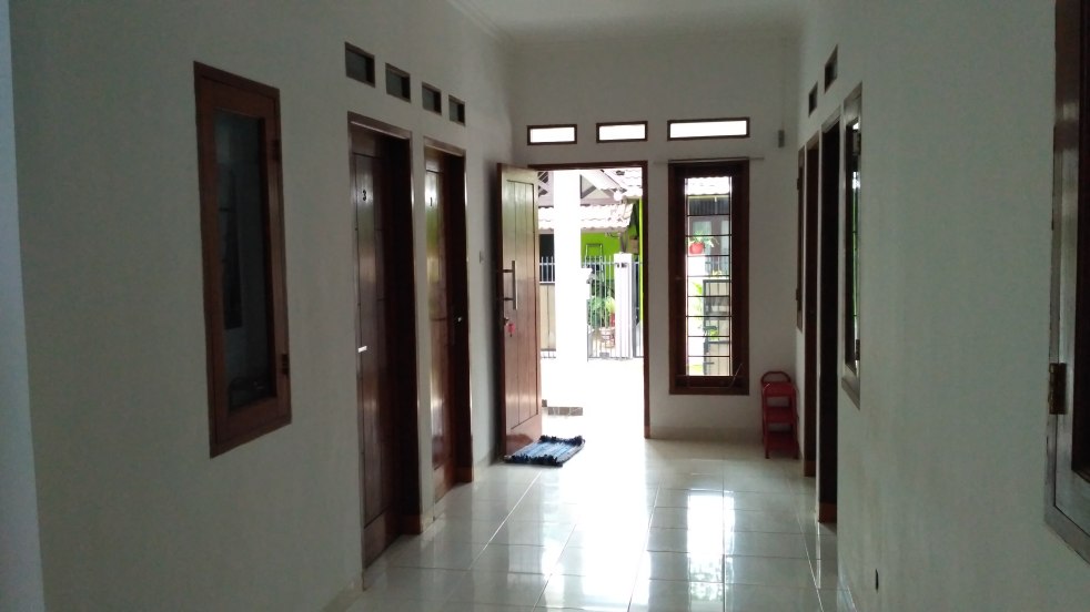 1. Kost CMC, 2. RedDoorz Taman Menteng, 3. Siti Hotel, 4. Ayodhya Residence, 5. Mandala Hotel, 6. Wisma Dahlia, 7. Wisma Melati, 8. Tirta Mansion Lippo Karawaci, 9. Airy Eco Cipondoh, 10. Winter Residence, 11. Istana Nelayan, 12. Hotel Transit FM3, 13. Poris 88, 14. Kost Ibu Emah, 15. Tanjung Pasir Resort