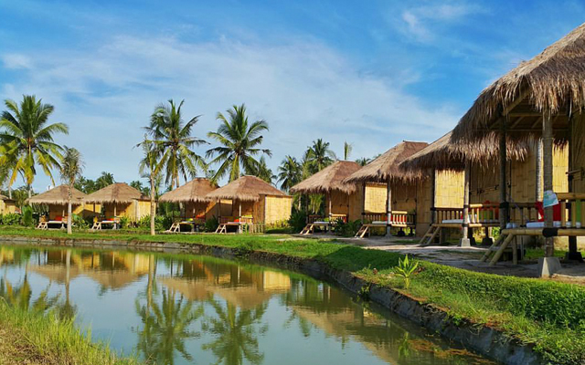 2. Anugrah, 3. Nimiko Homestay, 4. Penginapan Keluarga 215, 5. Sunset View Hotel, 6. Nuansa Bali Resort, 7. Hawaii Resort, 8. Marbella Hotel, 9. Coconut Island, 10. Patra Jasa, 11. The Jayakarta, 12. Wisma Kompas Gramedia, 13. Lalita Cottage, 14. Kondomium Lippo, 15. My Pisita, 16. Rakata Hotel, 17. Pondok Tubagus, 18. Dilah H.O, 19. Hotel Acacia, 20. Wisma Telkom, 21. Pondok Pantai Tambang Ayam 3K