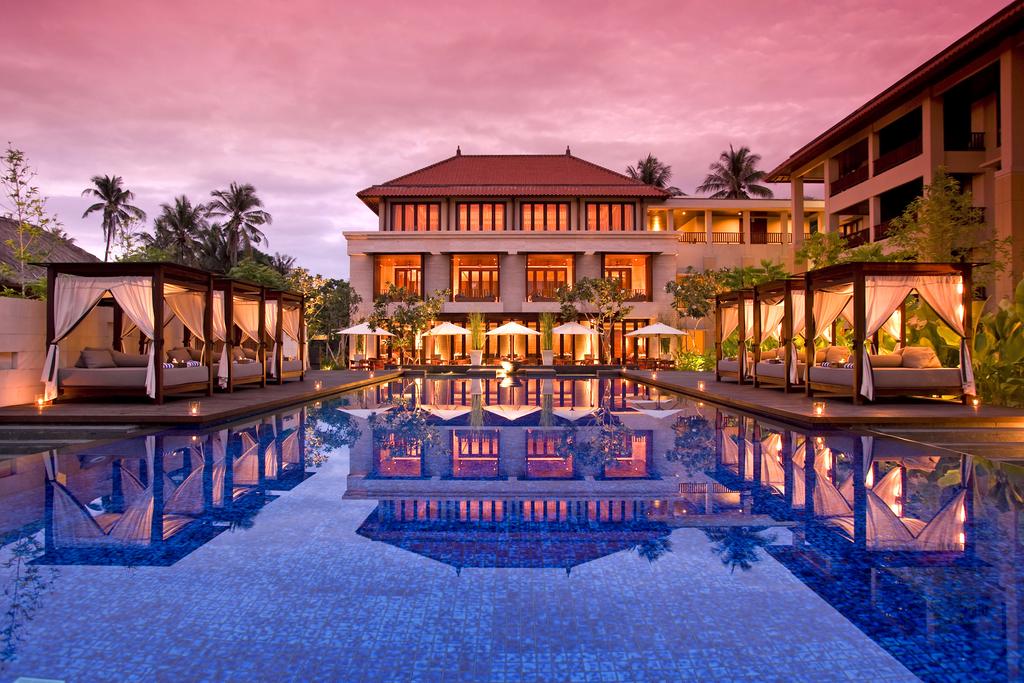 1. Ayana Resort And Spa, 2. The Seminyak Beach Resort&Spa, 3. Ayodya, 4. Holiday Inn Family, 5. Bulgari, 6. The Camakila Legian, 7. Conrad, 8. Four Season At Jimbaran Bay, 9. Villa &Resort Ibu Rama, 10. Ubud Sari Health Retreat, 11. Sang Giri Mountain Glamping, 12. Plago Holiday, 13. Grand Hyatt, 14. The Jayakarta, 15. Intercontinental