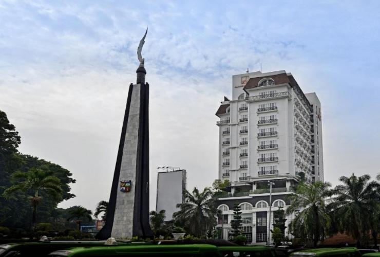 1. Favehotel Padjajaran, 2. Olympic Renotel, 3. Harris Sentul City, 4. Arch Hotel, 5. Padjadjaran Suites, 6. THE 1O1 Suryakancana, 7. Amaroossa Royal Hotel, 8. Amaris Hotel, 9. Ibis Styles, 10. Hotel Santika, 11. Zest Hotel, 12. Izi Hotel, 13. Novotel Golf Resort, 14. Sahira Butik, 15. Whiz Prime, 16. Hotel Permata, 17. Royal Hotel, 18. The Alana, 19. Bogor Valley, 20. Lorin Sentul