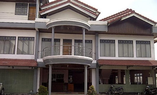 1. Ciwidey Hills Radhina, 2. Hotel Pesona, 3. Driam Riverside, 4. Patuha Resort, 5. Rancabali Tea, 6. Kampung Strawberry, 7. Nugraha, 8. Kampung Pa’Go, 9. Pondok Gembyang, 10. Villa Kampung Karuhun Sutan Raja, 11. Argapuri Resort, 12. Guest House Ciwalini, 13. Abang Hotel, 14. Pondok Winagung, 15. Pondok Stevia, 16. Rumah Kayu Kelapa Rancabali, 17. Emte Highland, 18. Saung Gawir, 19. Ciwidey Valley, 20. Albis Hotel