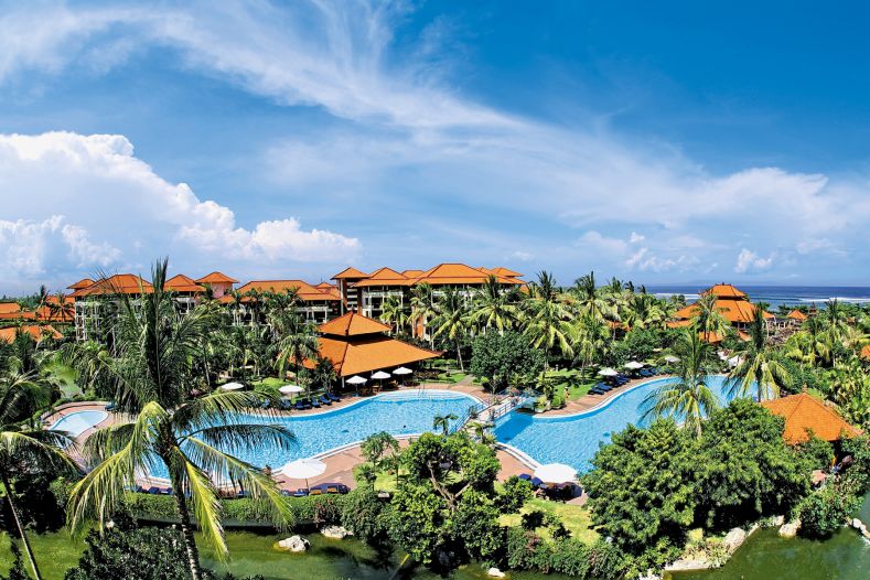 1. Ayana Resort And Spa, 2. The Seminyak Beach Resort&Spa, 3. Ayodya, 4. Holiday Inn Family, 5. Bulgari, 6. The Camakila Legian, 7. Conrad, 8. Four Season At Jimbaran Bay, 9. Villa &Resort Ibu Rama, 10. Ubud Sari Health Retreat, 11. Sang Giri Mountain Glamping, 12. Plago Holiday, 13. Grand Hyatt, 14. The Jayakarta, 15. Intercontinental