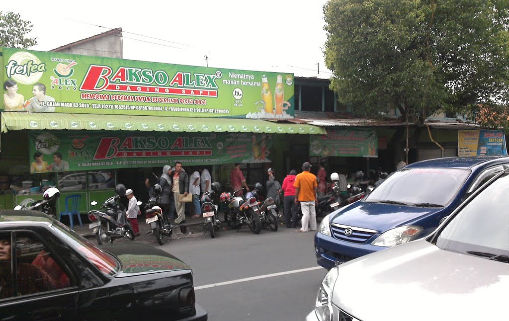 1. RM Timlo Solo, 2. Sate Kambing Asli , 3. Soto Triwindu, 4. Bakso Kadipolo, 5. Warung Selat , 6. Bakso Alex , 7. Warung Tengkleng , 8. Rocketz Live Coffee, 9. Owl Salad &amp; Bar, 10. Soga Restaurant 