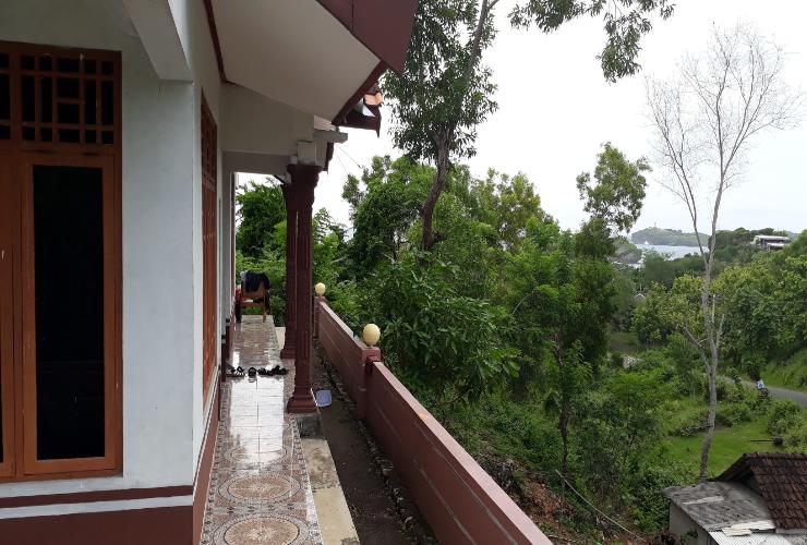 1. Joglo Watu Kelir, 2. Walet Guest House, 3. Griya Kusuma, 4. Griya Pesisir, 5. Rock Garden, 6. Putra Darma, 7. Bukit Seribu, 8. Cemara Udang, 9. Omah Sundak, 10. Kukup Beach Nature Inn