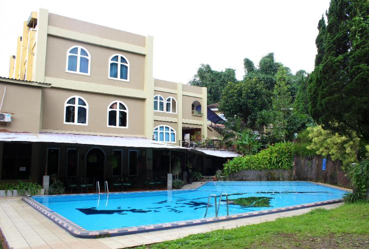 1. Arwana Safari, 2. Grand Prioritas, 3. Hotel Arjuna, 4. Laguna Resort, 5. Rumah Pohon, 6. Pall Inn, 7. The Rizen, 8. Evergreen Hotel, 9. Bumi Ciherang, 10. Zest Hotel