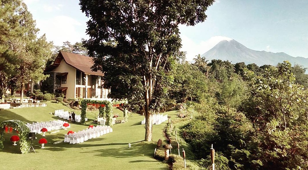 1. Kalyana, 2. Queen Of The South Beach, 3. Sambi Resort, 4. Innesya, 5. The Westlake, 6. Plataran Borobudur, 7. MesaStila Resort And Spa, 8. Rajaklana Resort, 9. Abhagaya Giri, 10. Front One, 11. Khayangan, 12. Java Village, 13. Griya Persada, 14. Hyatt Regency, 15. Alam Jogja Resort