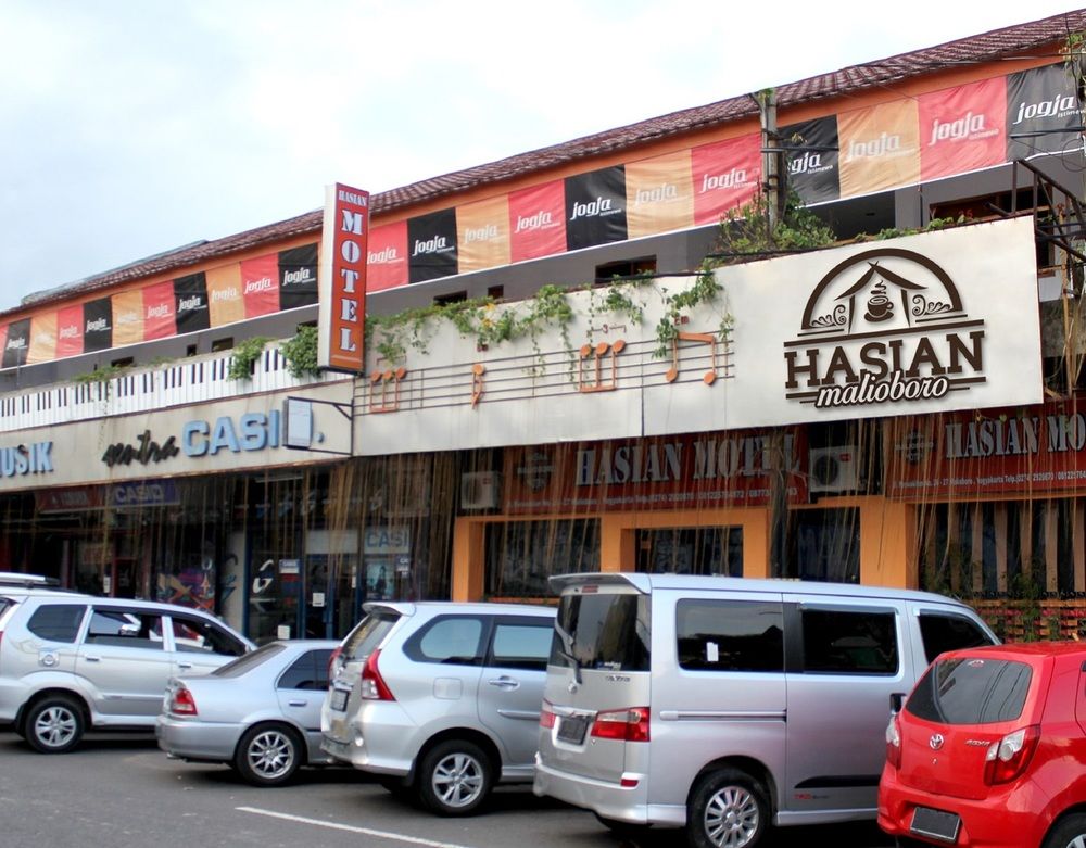1. Woodpecker Pavilion, 2. Hotel Absari, 3. Hotel Bandara Asri, 4. Pules Hotel, 5. Hotel Pelangi, 6. Hotel Bugis Asri, 7. Hotel Atalie Malioboro, 8. Edu Hostel, 9. Hotel Wijaya, 10. KV Inn Yogyakarta, 11. Hotel Amarta, 12. Hotel Bintang Agung, 13. Hotel Star 88, 14. Tasik Jogja, 15. Hasian Malioboro, 16. Hotel Bakti, 17. Hotel Fevytra Syariah, 18. The Cabin, 19. Sunrise Hotel, 20. Cabin Hotel Bhayangkara