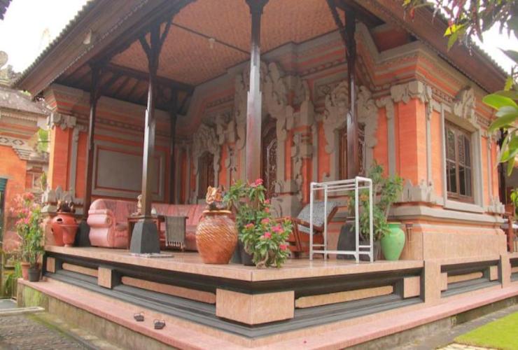 1. Ngurah Hostel, 2. Arjuna Homestay, 3. Nani House 2, 4. Puri Asri Bungalow, 5. In Da Lodge, 6. Ojek’s Homestay, 7. Santun Homestay, 8. Pondok Bulan Mas, 9. I Gusti Nyoman Oka, 10. Karma House