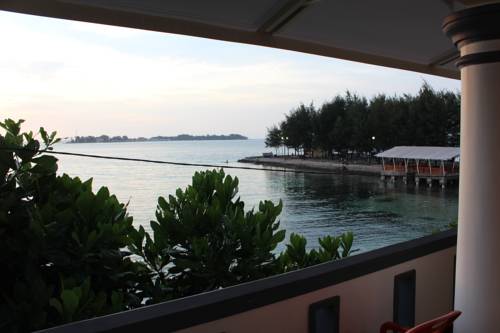 1. Pulau Ayer Resort &amp; Cottage, 2. Grand Kemang-Mesa, 3. FM7 Resort Hotel, 4. Pondok Layung, 5. Putri Island, 6. H Island, 7. Harris Hotel, 8. The Jayakarta, 9. Putri Duyung Beach, 10. Ody Dive Resort