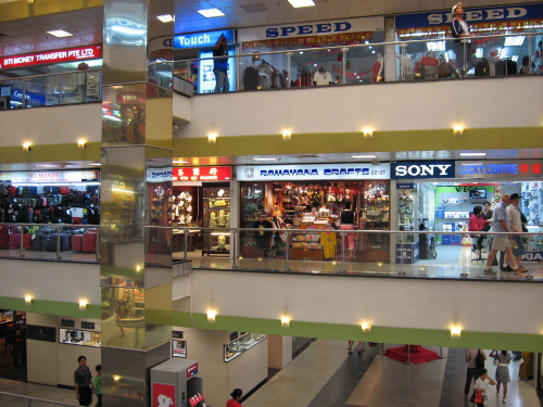 1. Mall Top 100, 2. Pasar Aviari, 3. Panbil Mall, 4. Nagoya Hill, 5. Batam City Square, 6. Lucky Plaza, 7. Harbour Bay Mall, 8. Mega Mall, 9. Diamond City Mall, 10. Pasar Pagi Jodoh
