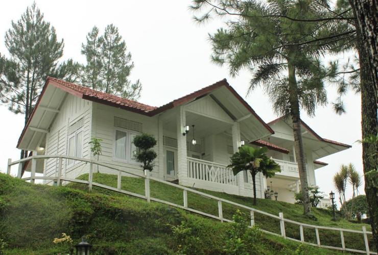1. Sari Ater Hotel, 2. Lembah Sarimas Resort Hotel Ciater, 3. Ciater Spa Resort, 4. Tea Garden Resort, 5. Marbella Twin Waterfall Resort Ciater, 6. Villa ChavaMinerva Dima – Ciater Highland Resort, 7. Pesona Ciater, 8. Villa De Nata, 9. Villa Albadar, 10. Villa Marindu and Glamping, 11. Villa Lembah Hijau Ciater, 12. Puspa Sari Hotel, 13. Villa Montana, 14. Villa Montero, 15. Villa Barokah 1