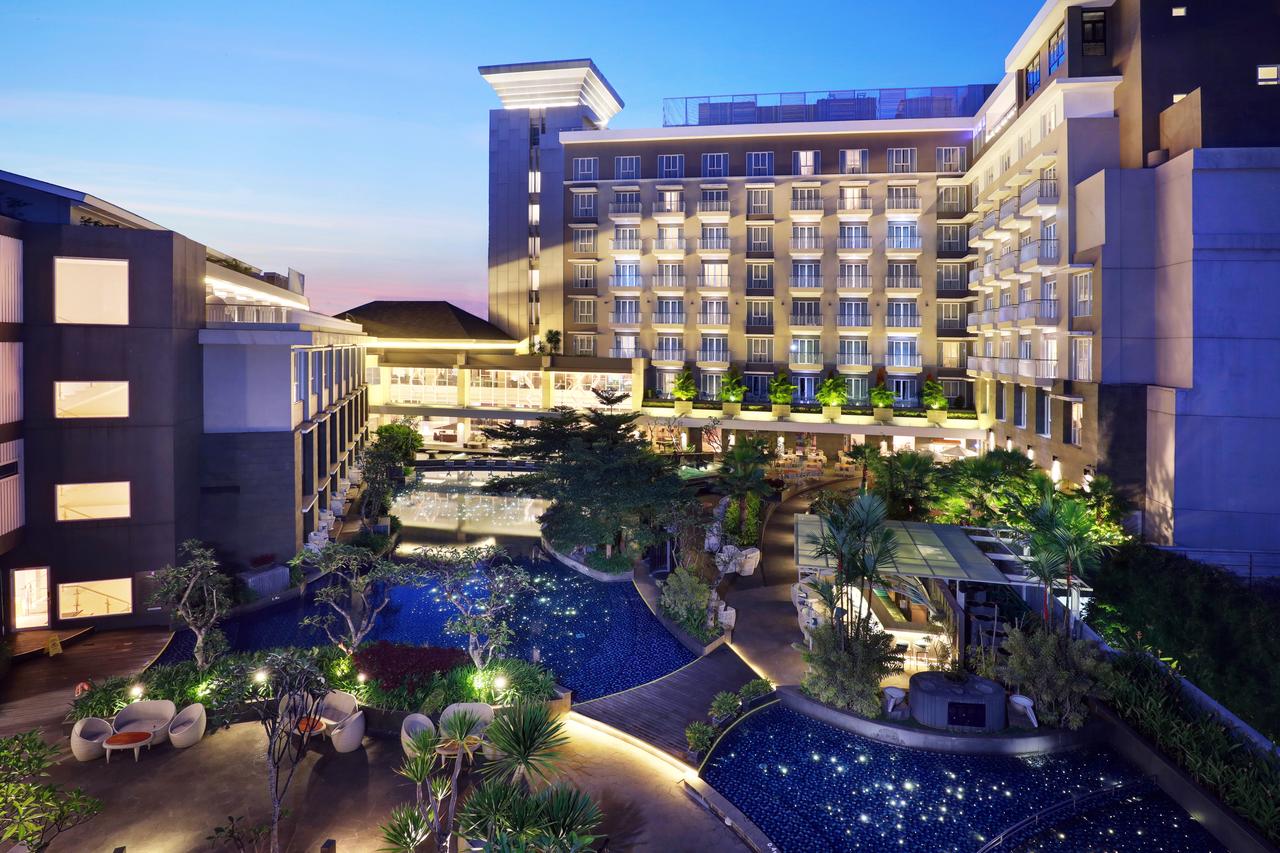 1. The Green Forest, 2. Mercure Bandung, 3. Kastuba, 4. Dulang Resort, 5. Bukit Cikahuripan, 6. Sangria, 7. The Valley, 8. Sapu Lidi, 9. Villa Air Natural, 10. Cikole Jayagiri, 11. Argapuri, 12. Tea Garden, 13. Ciater Highland, 14. Shinta Corner Ranch, 15. Trizara