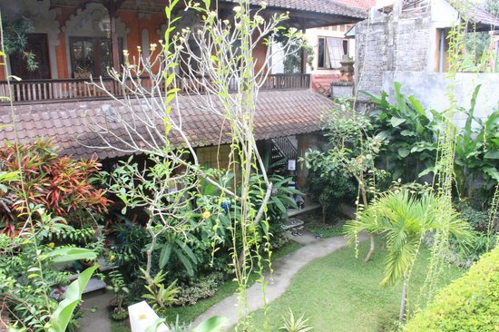 1. Ngurah Hostel, 2. Arjuna Homestay, 3. Nani House 2, 4. Puri Asri Bungalow, 5. In Da Lodge, 6. Ojek’s Homestay, 7. Santun Homestay, 8. Pondok Bulan Mas, 9. I Gusti Nyoman Oka, 10. Karma House