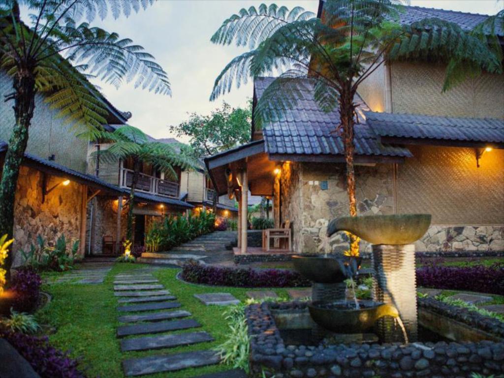 1. Kalyana, 2. Queen Of The South Beach, 3. Sambi Resort, 4. Innesya, 5. The Westlake, 6. Plataran Borobudur, 7. MesaStila Resort And Spa, 8. Rajaklana Resort, 9. Abhagaya Giri, 10. Front One, 11. Khayangan, 12. Java Village, 13. Griya Persada, 14. Hyatt Regency, 15. Alam Jogja Resort